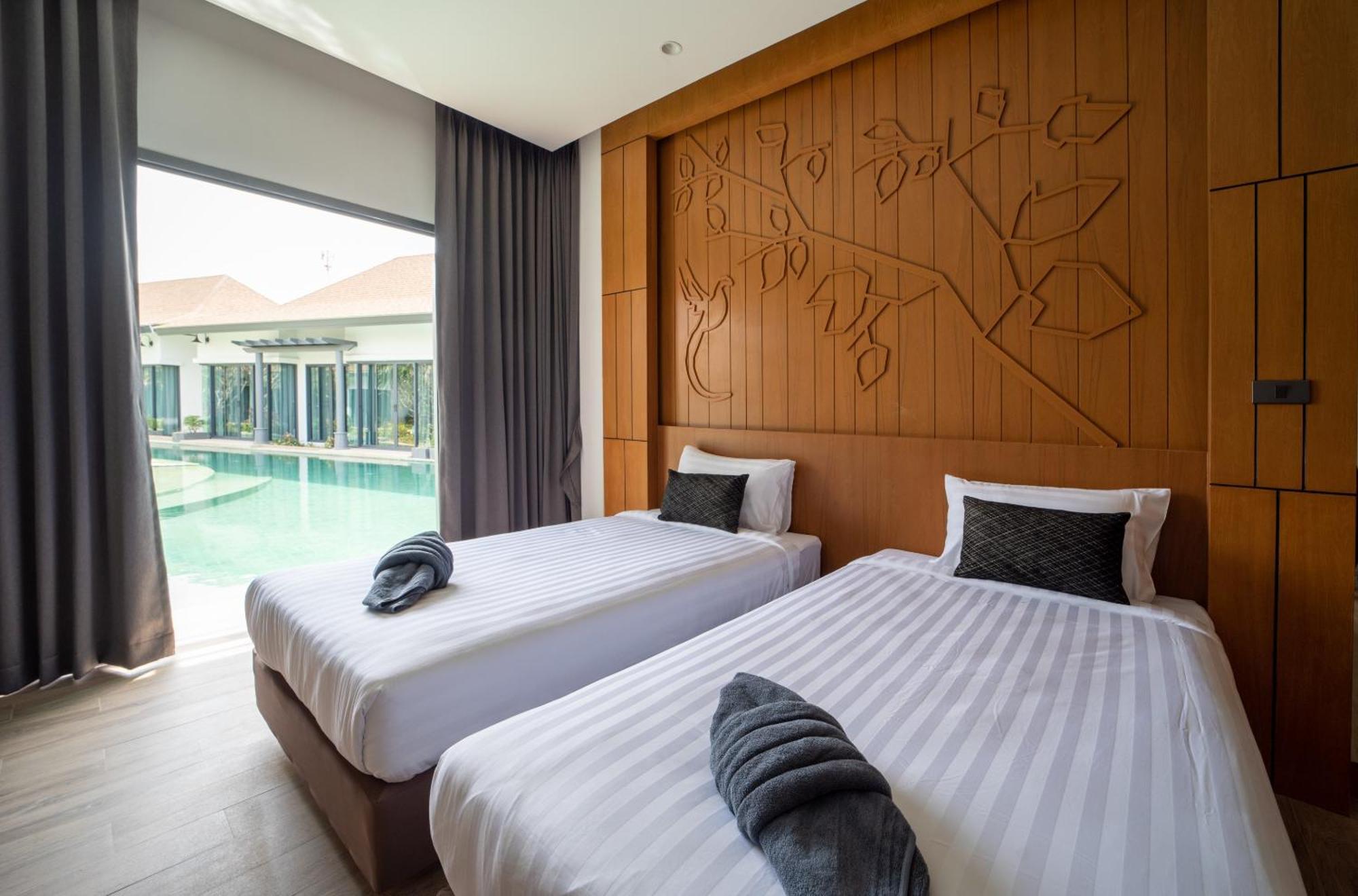 Tajh Pool Villas Chalong Esterno foto