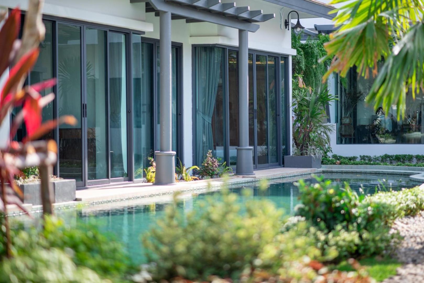 Tajh Pool Villas Chalong Esterno foto
